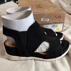 Sofft Women's Addie Black Sandals Size 8.5.
